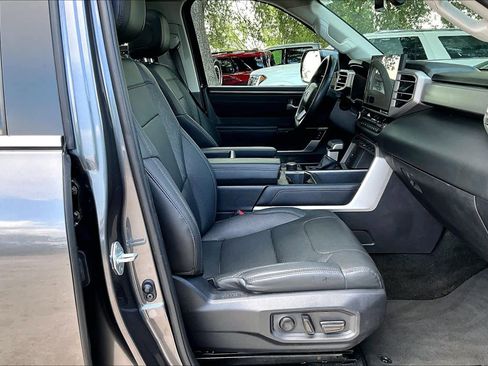 Used 2024 Toyota Tundra Limited image 9