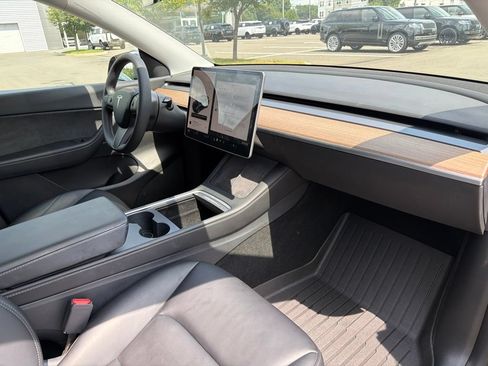 Used 2021 Tesla Model Y Long Range AWD/4WD image 23
