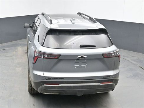 Used 2025 Chevrolet Equinox ACTIV w/ Safety and Technology Package image 38