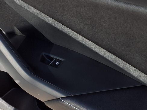 Certified 2025 Volkswagen Jetta Sport FWD image 27