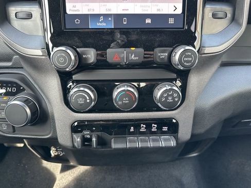 New 2026 RAM 1500 Express AWD/4WD image 31