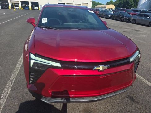 Used 2024 Chevrolet Blazer EV LT AWD/4WD image 2
