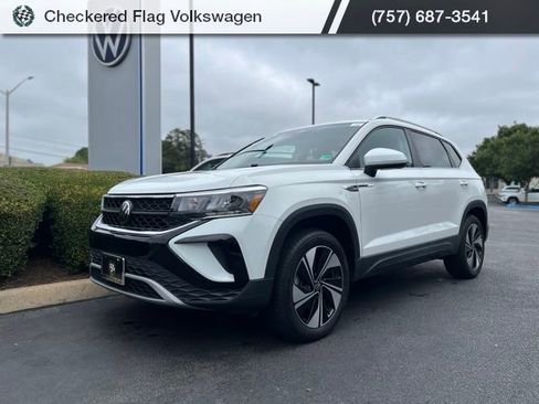 Used 2023 Volkswagen Taos SE AWD/4WD image 1