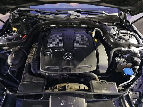 Used 2016 Mercedes-Benz E 350 Sedan image 32