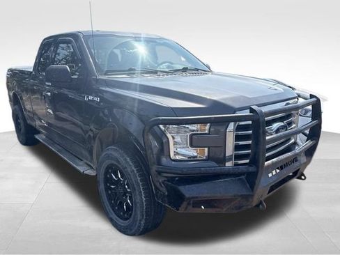 Used 2015 Ford F150 XLT w/ Equipment Group 302A Luxury AWD/4WD image 8