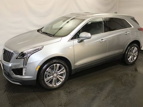 Certified 2025 Cadillac XT5 Premium Luxury image 2