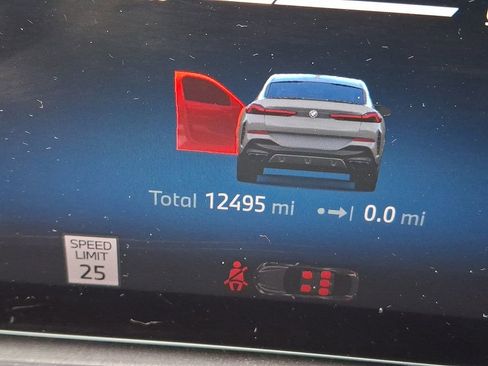 Used 2025 BMW X6 M60i image 11