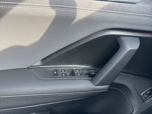 New 2026 Volkswagen Tiguan SE R-Line image 19