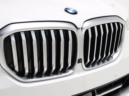 Used 2024 BMW X5 xDrive40i w/ Premium Package AWD/4WD image 29