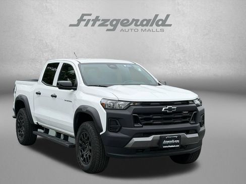 Used 2024 Chevrolet Colorado Trail Boss w/ Advanced Trailering Package AWD/4WD image 1