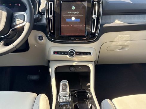 New 2026 Volvo XC40 B5 Ultra w/ Climate Package image 14