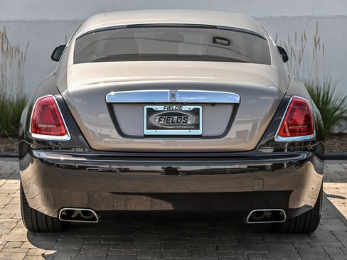 Used 2016 Rolls-Royce Wraith RWD image 12