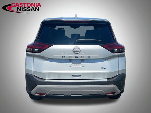 Used 2023 Nissan Rogue SV FWD image 7