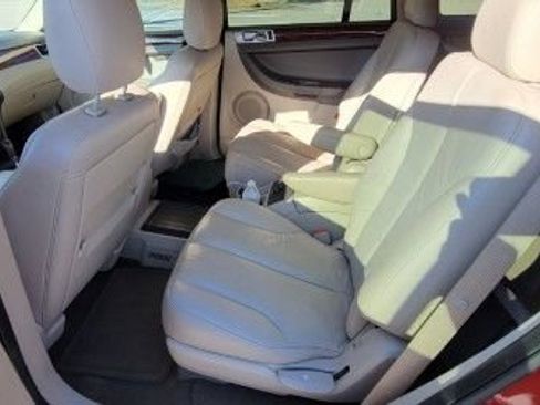 Used 2006 Chrysler Pacifica Touring image 8