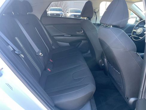 Used 2025 Hyundai Elantra SEL image 29