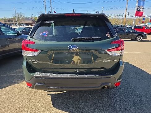 Used 2022 Subaru Forester Premium AWD/4WD image 8