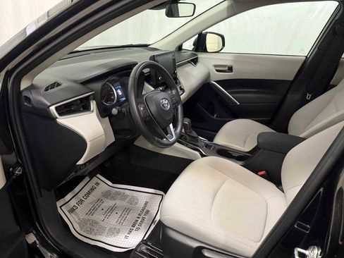 Certified 2022 Toyota Corolla Cross LE image 19