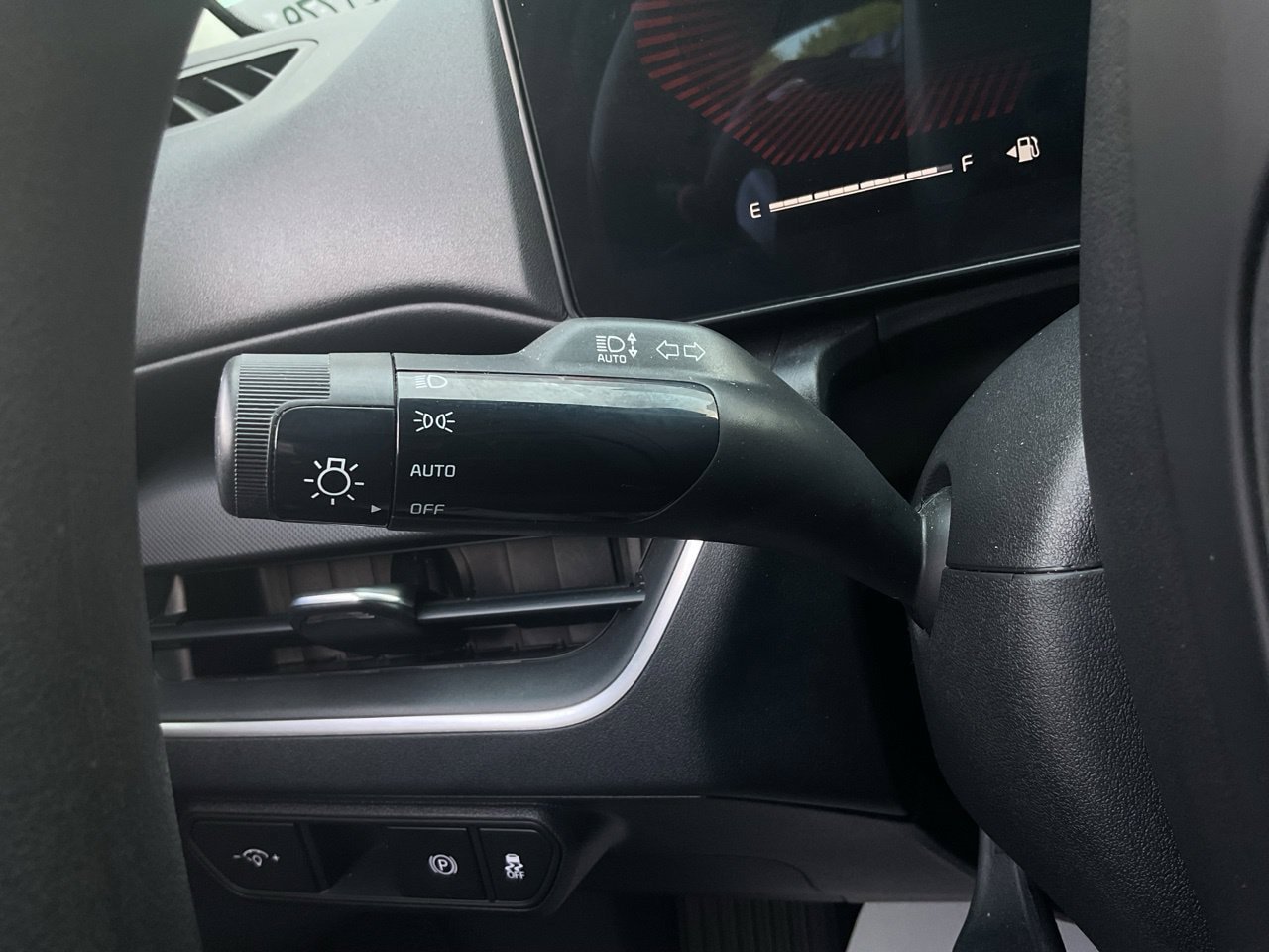 Used 2025 Kia K4 FWD image 31
