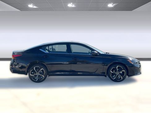 New 2025 Nissan Altima 2.5 SR w/ SR Premium Package image 8