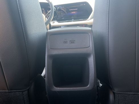 Used 2025 Chevrolet Trax LT FWD image 13