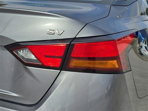 Used 2023 Nissan Altima 2.5 SV image 8