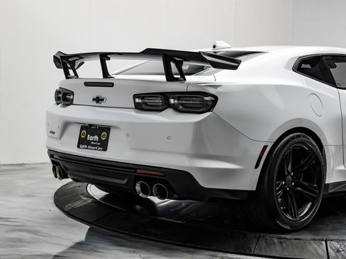 Used 2022 Chevrolet Camaro ZL1 image 15