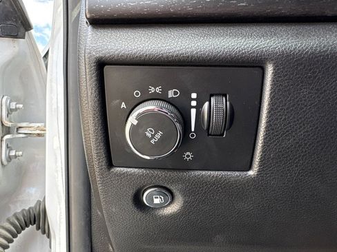 Used 2018 Jeep Grand Cherokee Laredo RWD image 24
