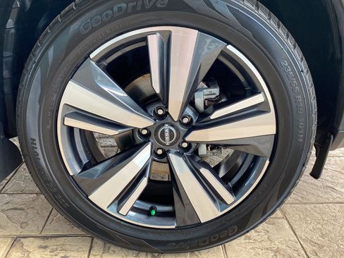 Certified 2023 Nissan Rogue SL w/ SL Premium Package image 13