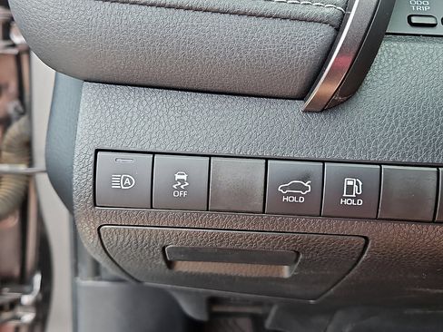 Used 2020 Toyota Camry XSE FWD image 19