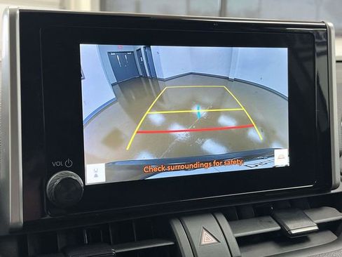Used 2025 Toyota RAV4 XLE image 31