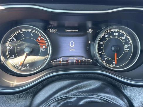 Used 2022 Jeep Cherokee Trailhawk w/ Comfort/Convenience Group AWD/4WD image 12