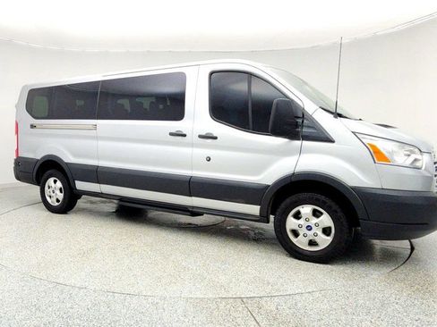 Used 2018 Ford Transit 350 XLT image 3