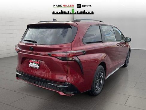 New 2026 Toyota Sienna XSE image 5