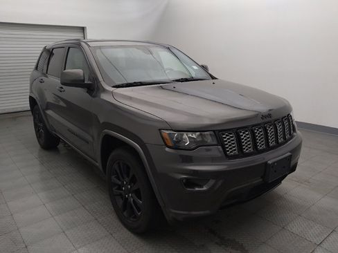 Used 2020 Jeep Grand Cherokee Altitude image 13
