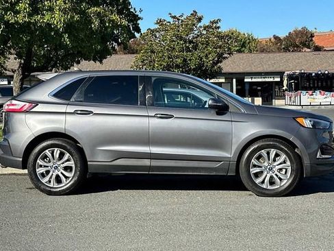Certified 2022 Ford Edge Titanium image 7