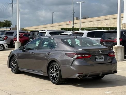 Used 2024 Toyota Camry SE FWD image 7