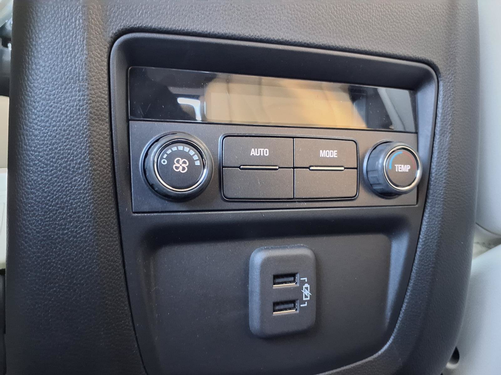 Used 2023 Buick Enclave Essence AWD/4WD image 23