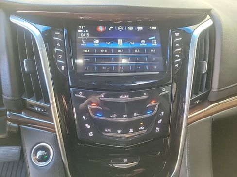 Used 2020 Cadillac Escalade Luxury image 46