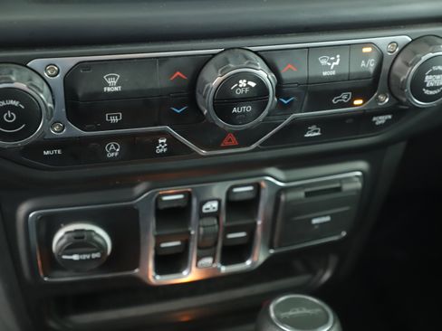 Certified 2022 Jeep Gladiator Sport image 14