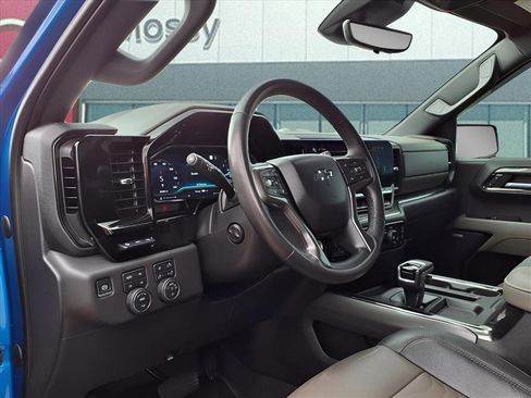 Used 2023 Chevrolet Silverado 1500 ZR2 w/ Technology Package image 10