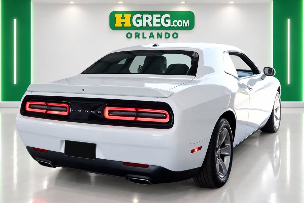 Used 2018 Dodge Challenger SXT RWD image 7