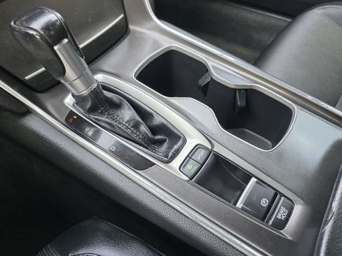 Used 2018 Honda Accord Sport image 15
