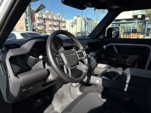 Used 2024 Land Rover Defender 130 X-Dynamic SE image 18