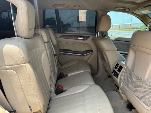 Used 2013 Mercedes-Benz GL 450 4MATIC image 24