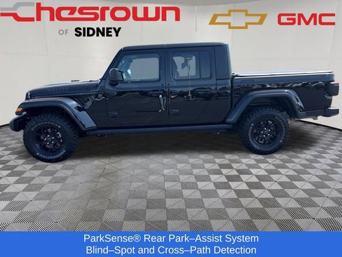 Used 2024 Jeep Gladiator Sport image 2