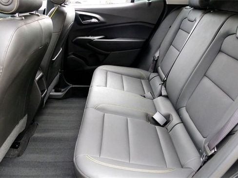 Used 2024 Chevrolet Trax ACTIV image 24