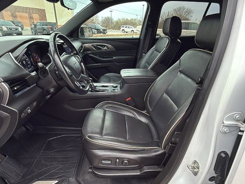 Used 2023 Chevrolet Traverse Premier w/ Redline Edition image 11