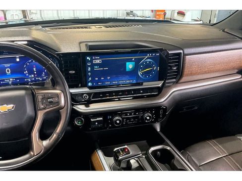 Used 2022 Chevrolet Silverado 1500 High Country AWD/4WD image 7