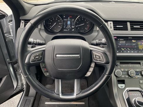 Used 2019 Land Rover Range Rover Evoque SE Premium image 38