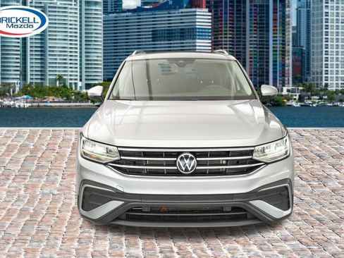 Used 2022 Volkswagen Tiguan SE FWD image 2